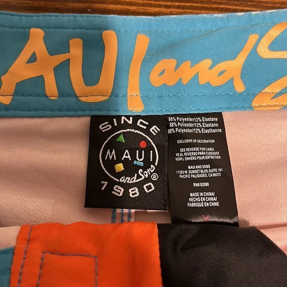 NWOT Maui and Sons Black 4 Way Stretch Shark Board-shorts Size 34